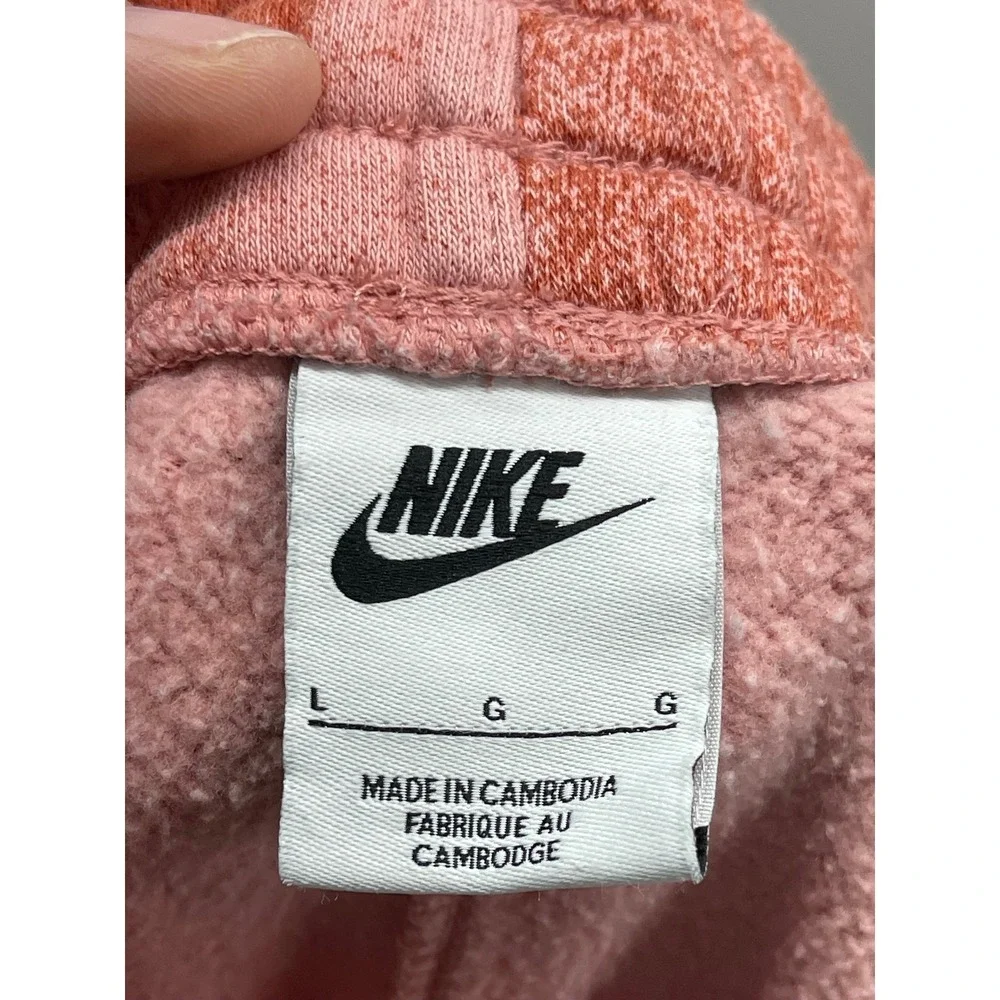 Nike sportswear club